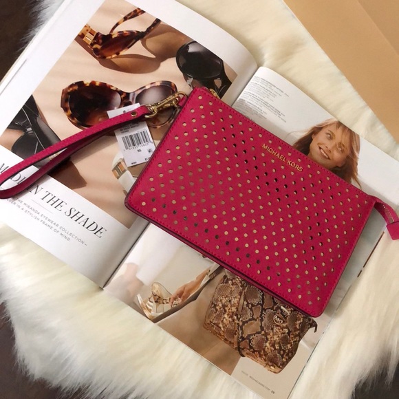 NWT Michael Kors Wristlet Ultra Pink - Picture 2 of 8